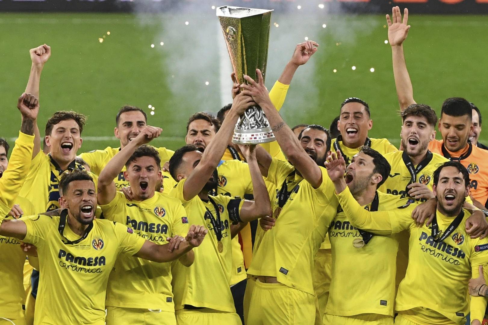 乐鱼体育平台-包含今夜体能课后，多特蒙德篮板制胜备战葡超，媒体盛赞，控场能力受关注的词条